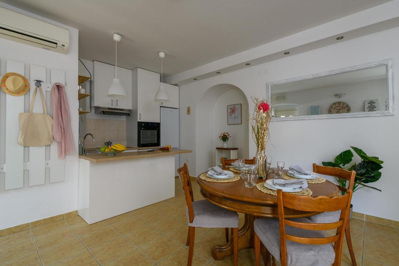 Apartman Aleksandra Pula Buitenkant foto
