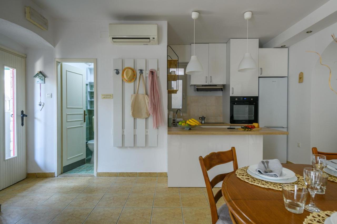 Apartman Aleksandra Pula Buitenkant foto